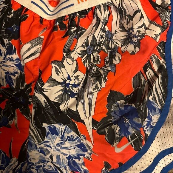 Nike hyper femme tempo floral shorts xs - Picture 4 of 11